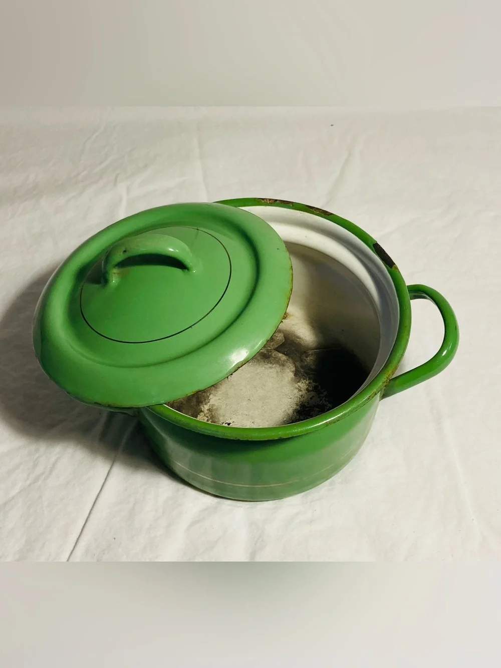 Vintage enamelware pot with lid two handles pistachio green thin gold stripes